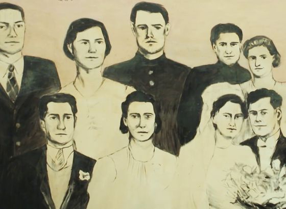 Portret nowożeńców w otoczeniu najbliższych osób
