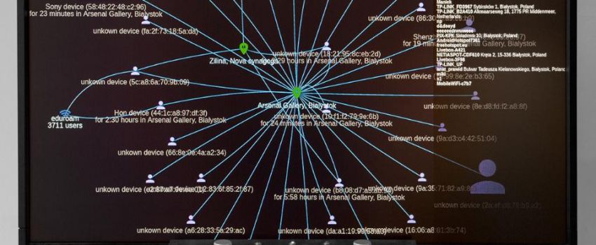 fot. Maciej Zaniewski  / Instalacja multimedialna. Zbliżenie ekranu telewizora na którym wyswietlany jest obraz.